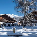 Apartmenthaus Rabitschhof Апартаменты Зеефельд в Тироле
